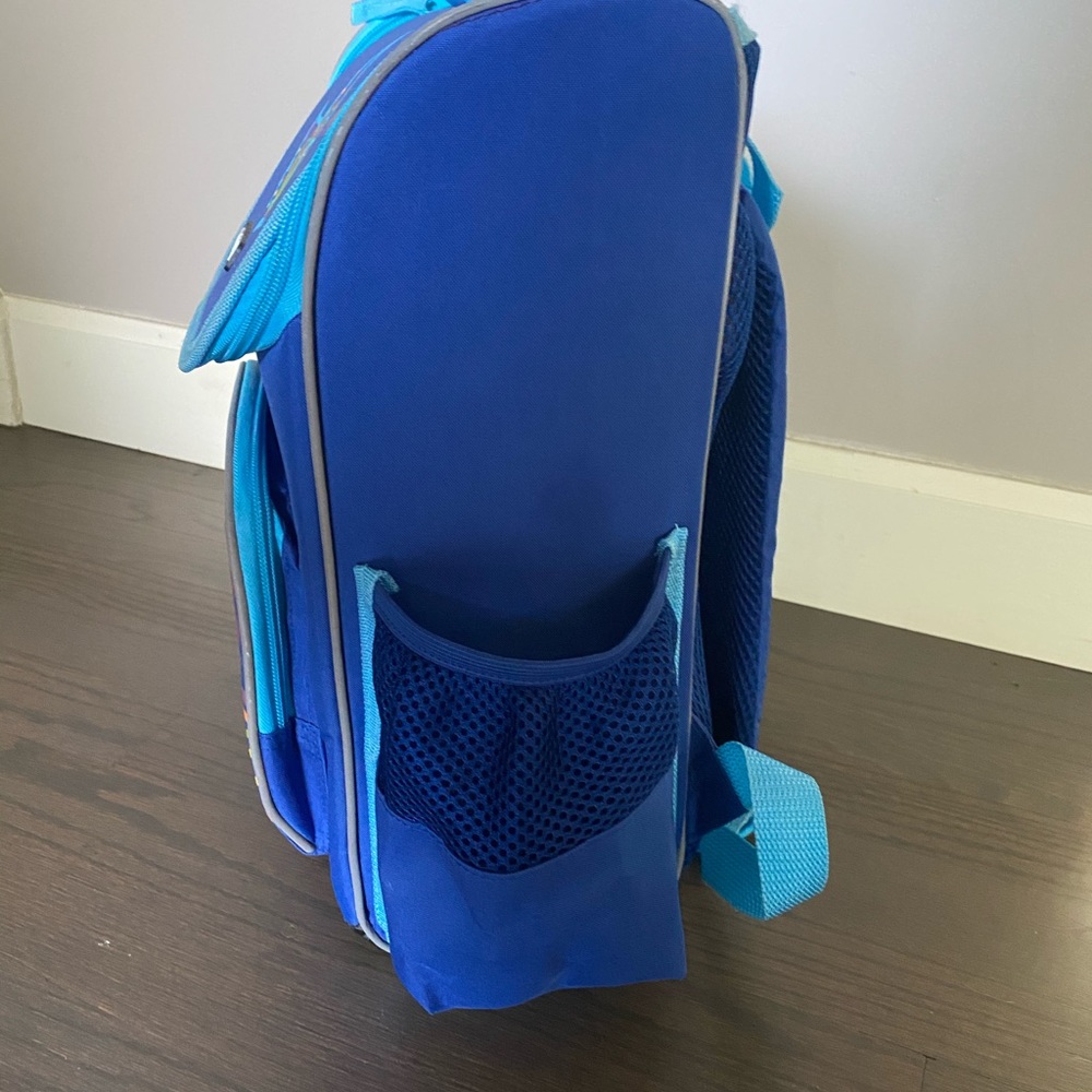 Backpack - Picture 5 of 8